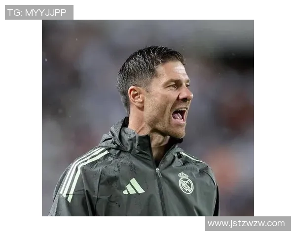 皇马上演黑色幽默：不信任之人成救星，阿隆索遭指责背后的真相